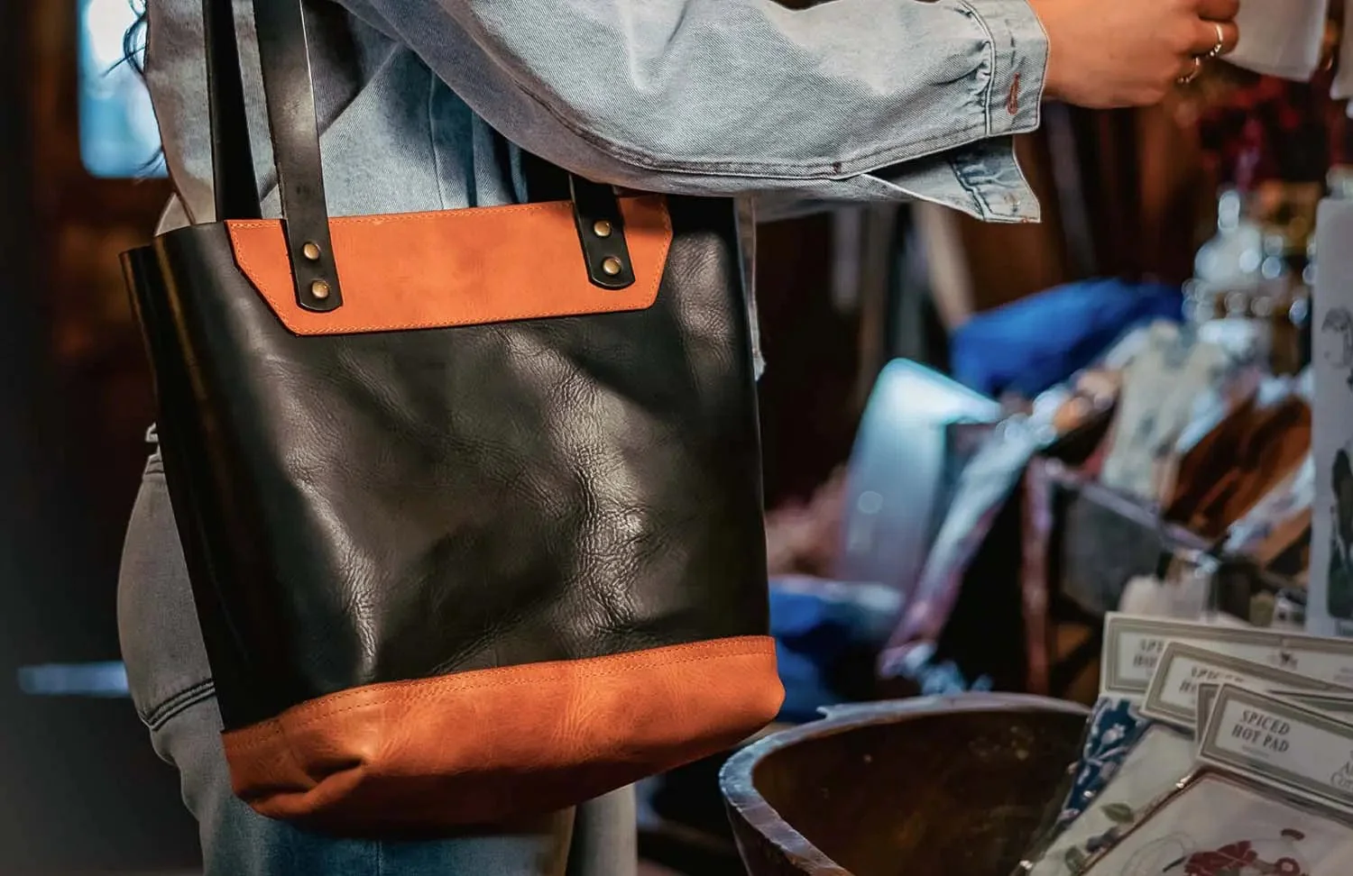 Bull Sheath Leather The Naomi Leather Tote Bag Black - Image 2