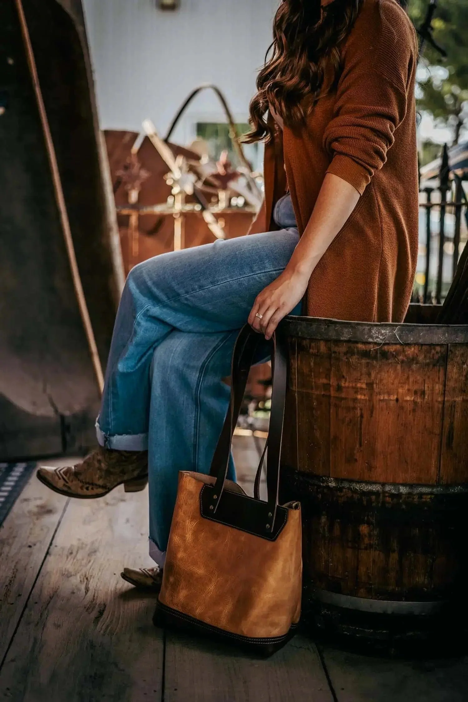 Bull Sheath Leather The Naomi Leather Tote Bag Saddle Tan - Image 4