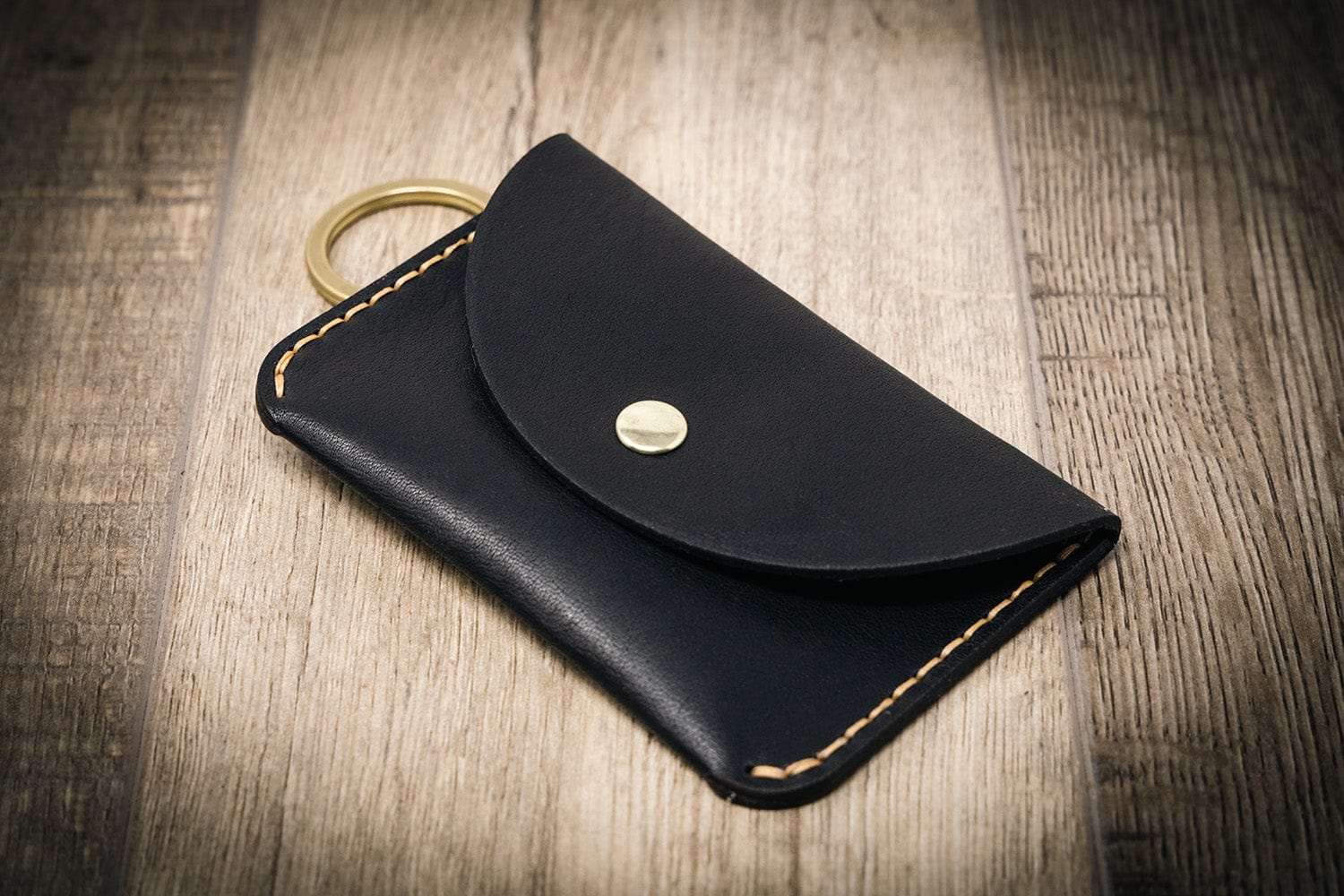 Bull Sheath Leather Women's The Richmond Leather Keychain Wallet in Black - Image 2