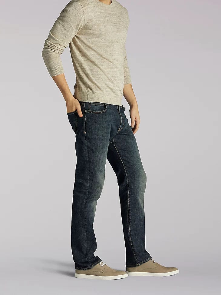 Lee Men's Extreme Motion Maverick Straight Leg Fit Tapered Jeans 2015037 - Image 3