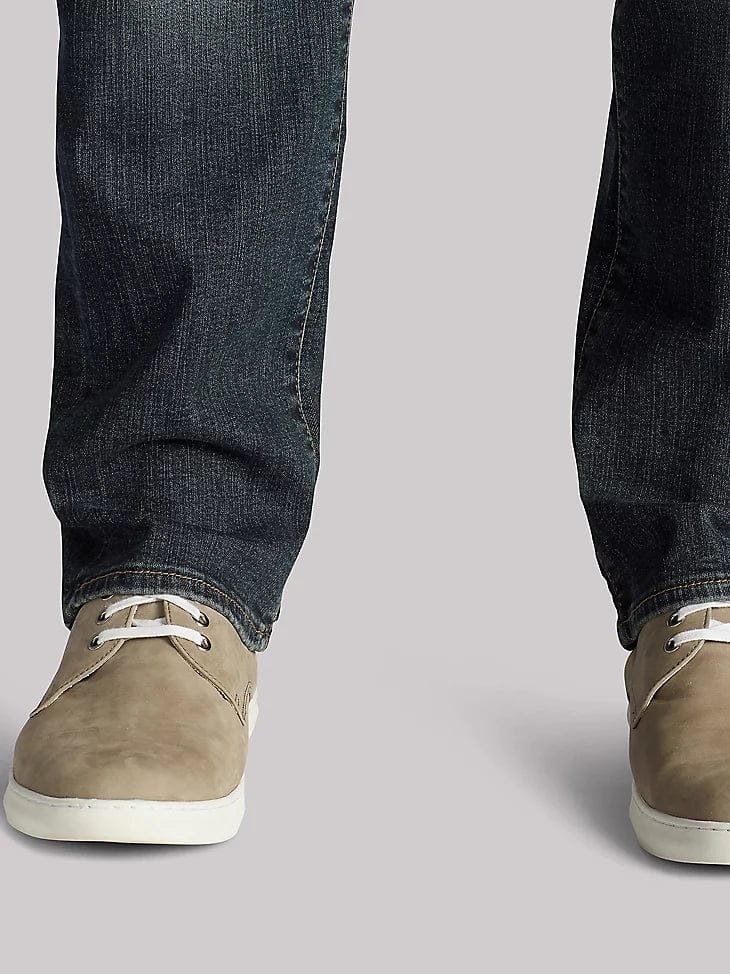 Lee Men's Extreme Motion Maverick Straight Leg Fit Tapered Jeans 2015037 - Image 4