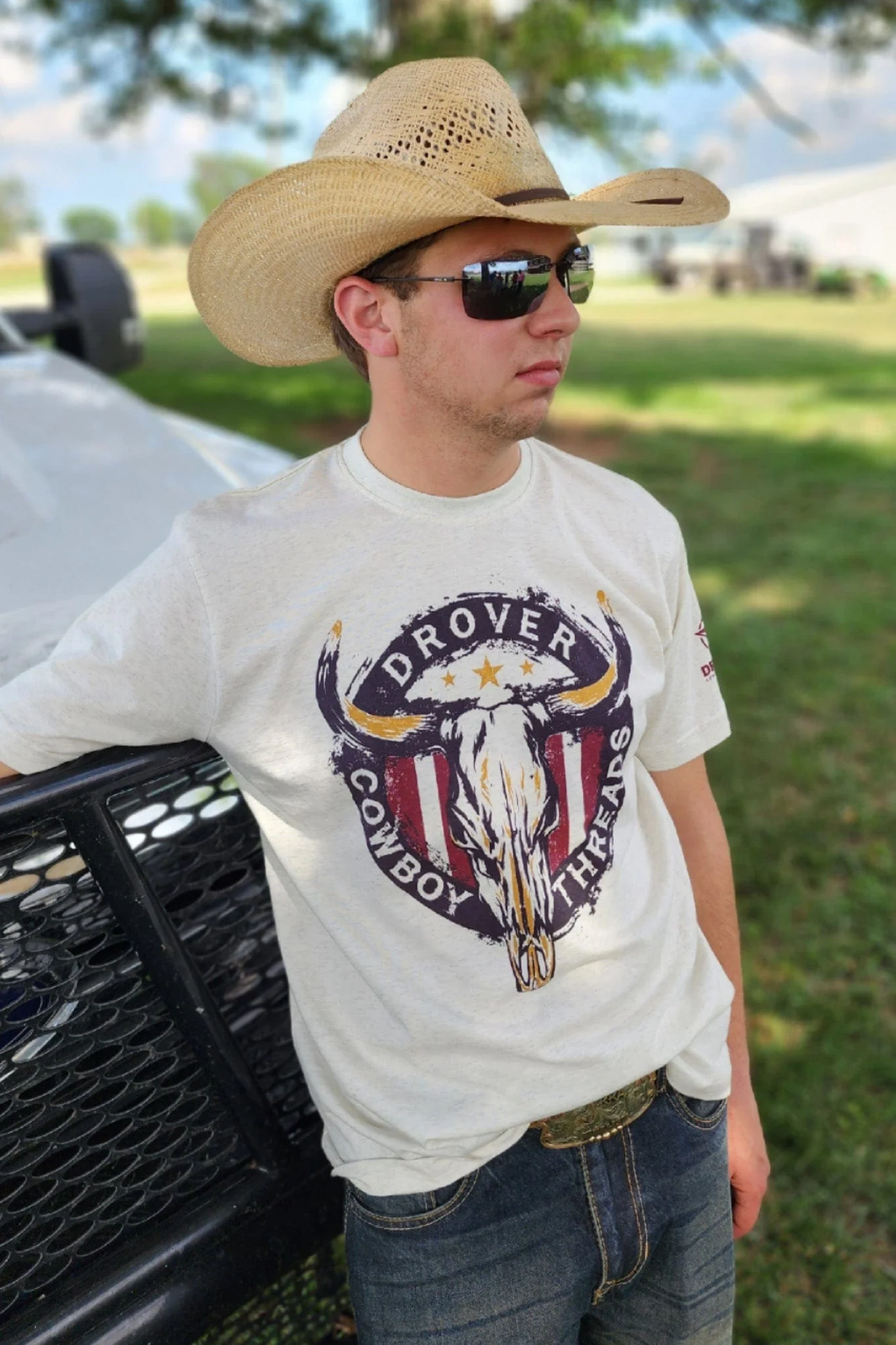 T-Shirt - Bull Skull - Heathered Oatmeal - Image 2