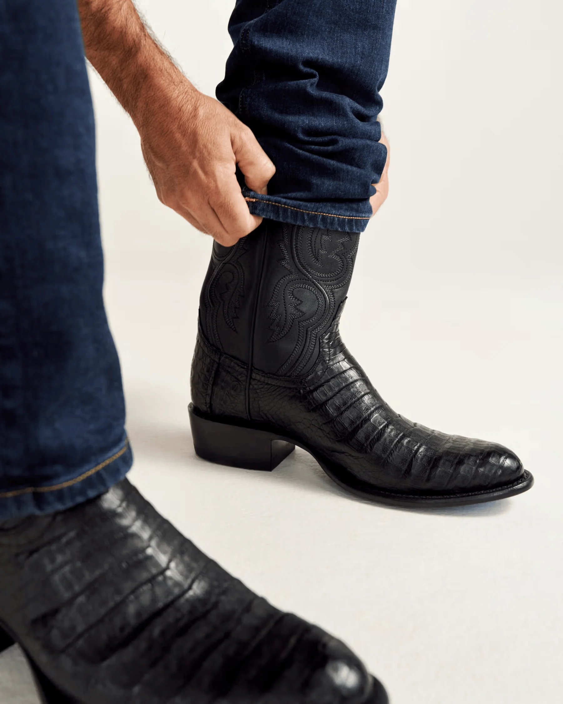 Tecovas Men's The Dillon Midnight Caiman Exotic Boots - Image 6