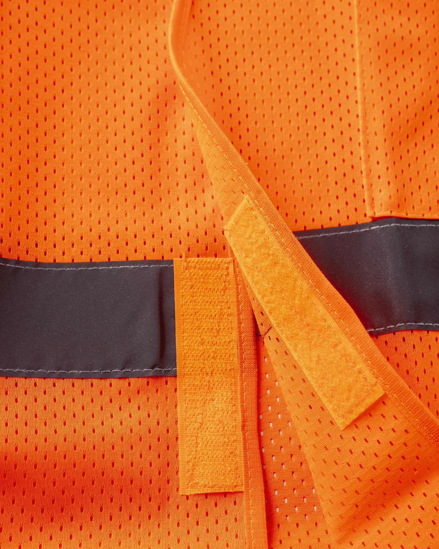UPA472 HiVis Mesh Vest - Image 5