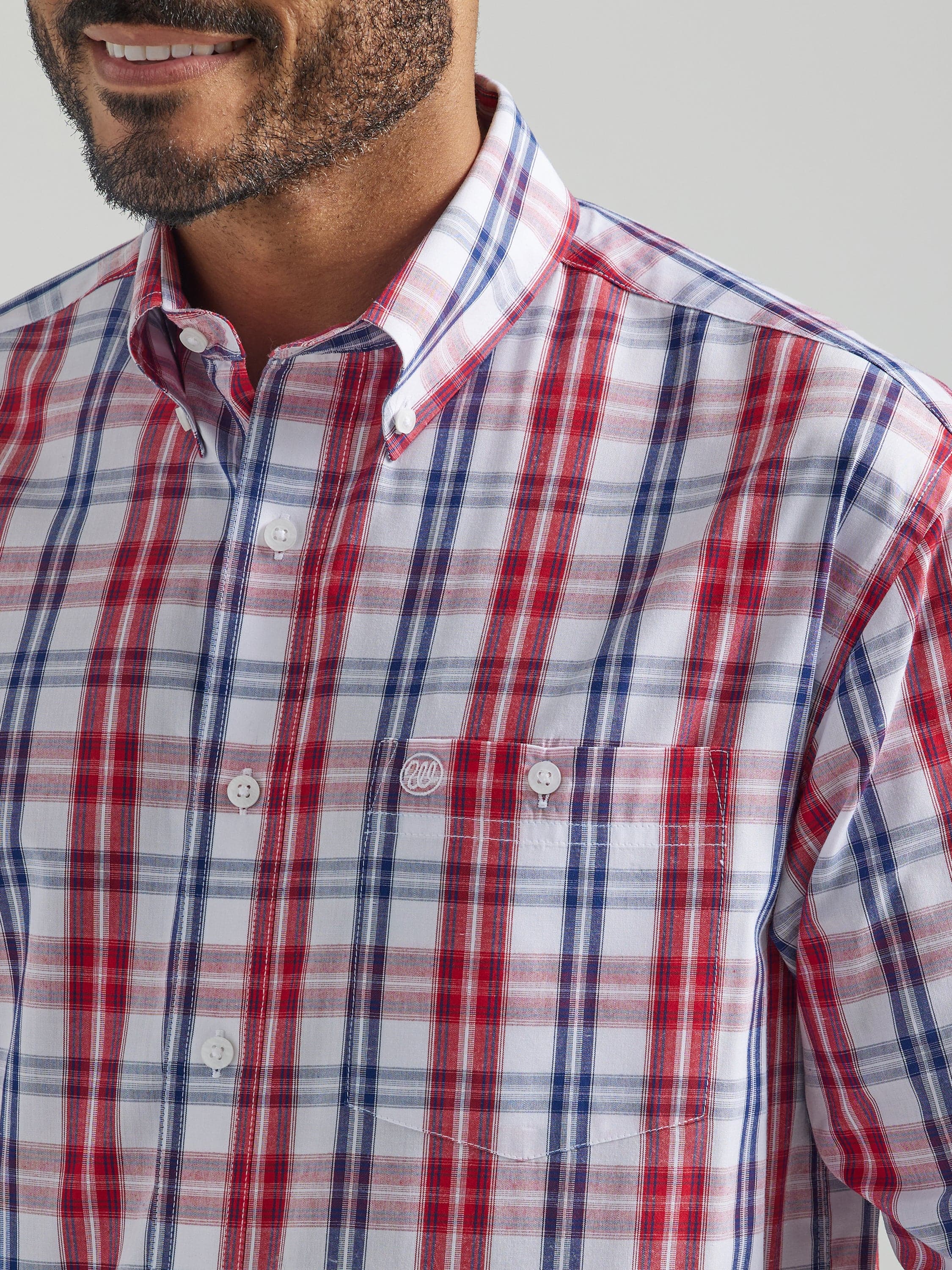 Wrangler Men's Classic Red/White/Blue Plaid Long Sleeve Western Shirt 112324792 - Image 3