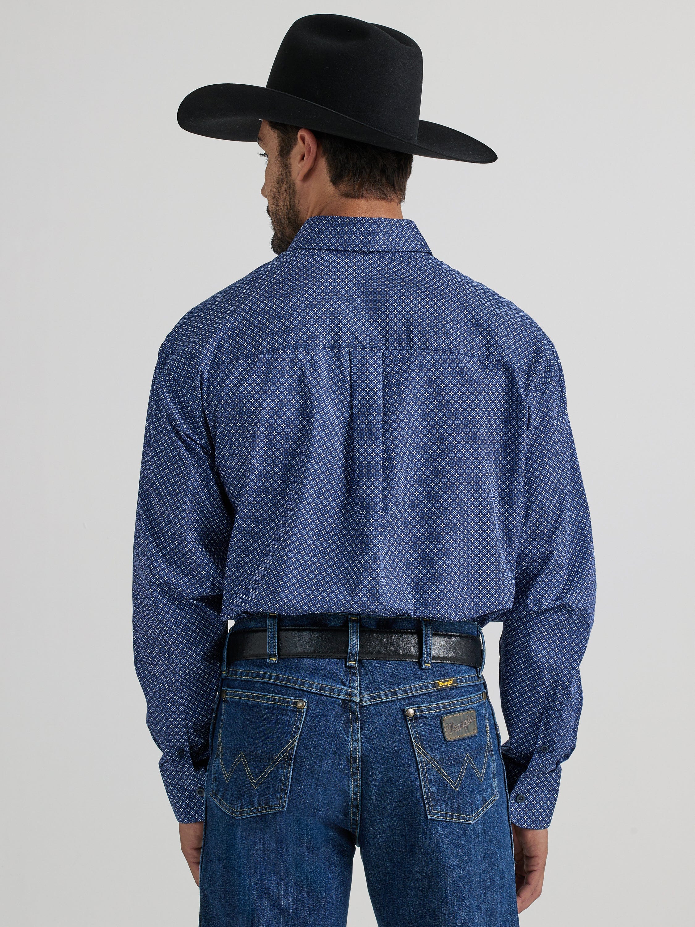 Wrangler Men's George Strait Geo Print Midnight Splash Relaxed Fit Long Sleeve Shirt 112338099 - Image 2