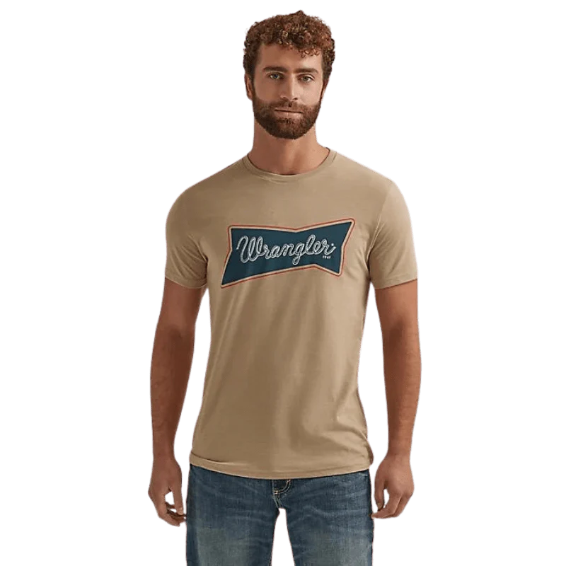 Wrangler Men's Heritage Trenchcoat Logo Short Sleeve Graphic T-Shirt 112344113