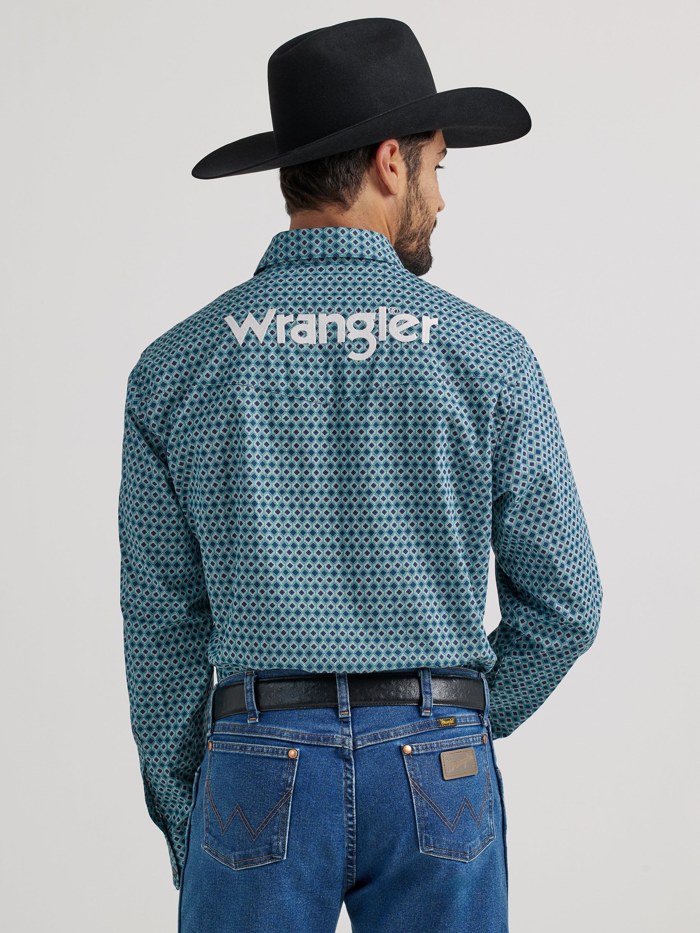 Wrangler Men's Logo Blue Diamonds Long Sleeve Western Snap Shirt 112337440 - Image 2