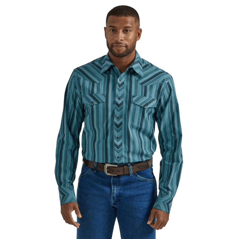 Wrangler Men's Silver Edition Classic Fit Black and Blue Print Long Sleeve Snap Shirt 112330368